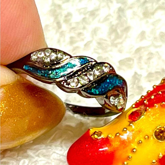 🦋Cute black ring with rhinestone and inlay opal look/costume NWOT - Picture 2 of 8